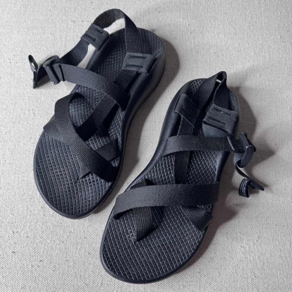 Chaco Classic Z2 Womens Black Strappy Athleisure Sandals Toe Loop J105430 Size 8